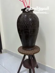  1 flower vase with stand/ مزهرية زهور مع حامل