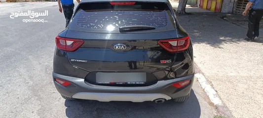  7 كيا ستونيك 2018 أسود فل الفل - فتحة سقف  Kia Stonic - Full option