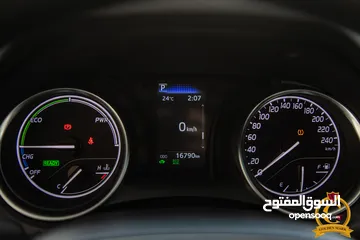  5 Toyota Camry Gle 2024  السيارة وارد و كفالة الشركة و قطعت 16,000 كيلو