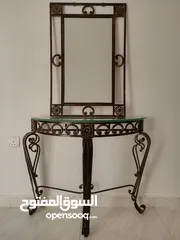  2 طاوله و مرايه زجاجيه