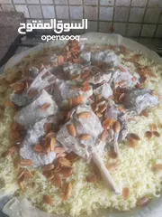  9 شيف شرقي وغربي وسلطات ابحث عن عمل خبرة في الاكل العربي والغربي والسلطات خبره اكثر من 15سنه