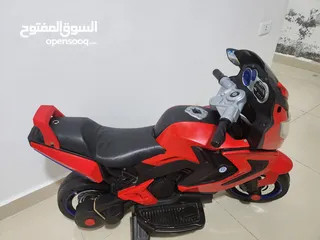  2 دراجه شحن مع موسيقى واغاني واضاءة بحالة ممتازة