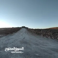  5 للبيع قطعة ارض الموقع دحل قريبة جدا لشارع جرش الزرقاء موقع مميز