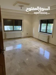  17 شقه ارضيه بخلدا للبيع