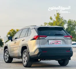  10 راف فور XLE 2023