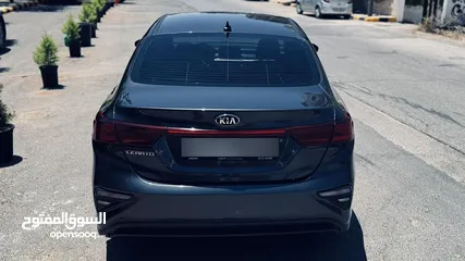  11 Kia cerato   Model :2019  Dohc 1600 CC  Gearbox : automatic   Colour: Gary  Inside :Black ABS Airbag