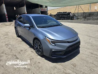  4 تويوتا كورولا 2025 SE Hybrid