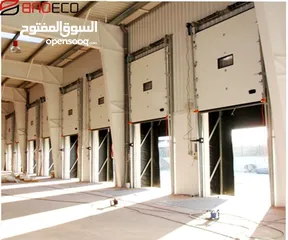  5 Industrial lifting door's.