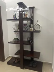  4 مزنون خشبي لوضع التحف