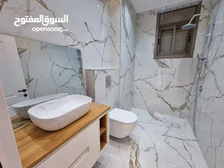  5 شقه للايجار ببطن الهوا