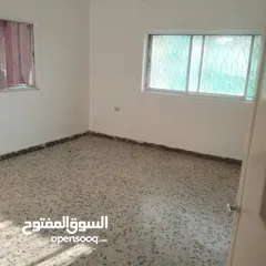  6 منزل للبيع طابق ثاني على شارع رئيسي في ايدون على إشارة ايدون