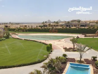  8 N فيلا تاون هاوس للبيع في compound sun capital