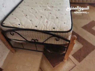  1 تخت حديد وفرشة ضغط عالي