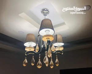  2 ثريات جميلة و تحف فنيه عدد 3