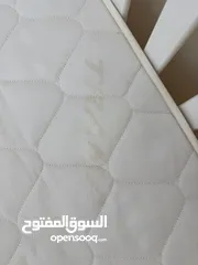  5 سرير اطفال بحالة ممتازة للبيع