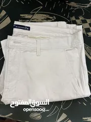  9 ملابس للبيع اغلبها لم يلبس ومن ماركات معروفة
