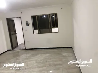 1 شقة فارغة للايجار في شميساني  ديلوكس 220