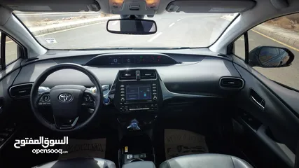  16 تويوتا بريوس 2022 XLE فحص كامل فل ما عدا الفتحة صنف بيرسونا TOYOTA PRIUS 2022 XLE FULLY LODED