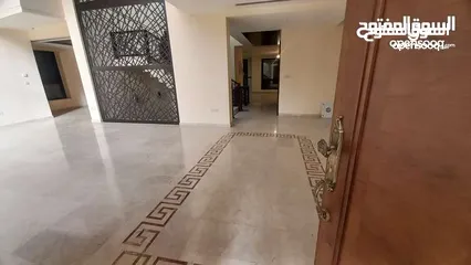  3 فيلا مستقله فارغه للايجار+ تشطيبات فاخره سوبر ديلوكس مسبح + مصعد + 4 طوابق