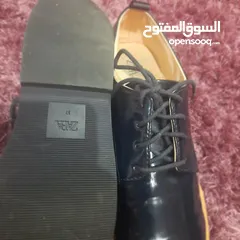  5 للبيع: حذاء نسائي من ZARA بحالة شبه جديدة – تصميم أنيق برباط أمامي، مقاس 37 ولون كحلي جذّاب