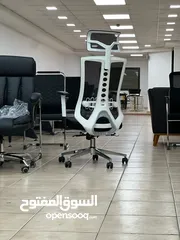  11 كرسيك بيعكس شخصيتك! كراسي فاخرة بتصميم أوروبي مريح وجودة عالية مسند رأس – دعم للظهر – قاعدة كروم قوي