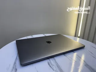  4 Apple MackBook Pro 2019