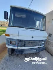  3 باص مرسيدس مرخص سنه