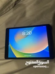  4 Ipad 9 64gb dark silver color excellent condition almost never used and it comes with a charger