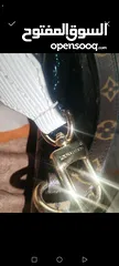  5 حقيبة يد نسائية ماركة LOUIS VUITTON للبيع لون اسود