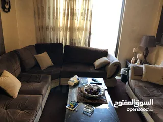  1 طقم كورنر للبيع بحالة جيدة ونظيف   قابل للتفاوض