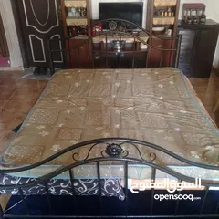 1 تخت مفرد ونص مصري