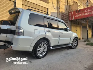  4 جيب باجيرو مميز جدا