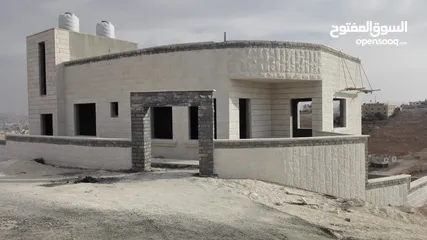  2 بيت شبه فيلا غير مكتمل في جريبا بجانب جامع إبراهيم الخليل 4 واجات حجر