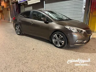  14 كيا سيراتو