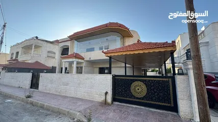  1 Well-Maintained Villa in Umm Al Summaq / فيلا بحالة ممتازة في أم السماق