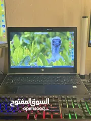  4 جهاز لابتوب hpمع شاشتين 168hz Lenovo مع طاولة gaming+كرسي gaming + اضاءة spotlight + جميع الملحقات