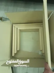  4 طقم طاولات خشب مع طربيزات قزاز  طاولة خشب كبيرة مع 3 طربيزات قزاز و بالإضافة الى عدد 2 طربيزات خشب