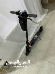  1 سكوتر كهربائي