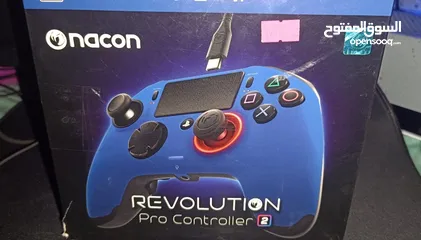  9 (قابل للتفاوض) جويستك NACON Revolution Pro 2 مستعمل بحالة ممتازة كامل ملحقاتها تدعم ps4 و pc