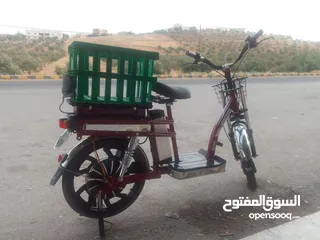  2 دراجة كهربائية للبيع إستعمال بسيط شبه وكالة محرك1500 كف800 بطارية48/15 تمشي 20 كيلو بالشحنة أقل شي