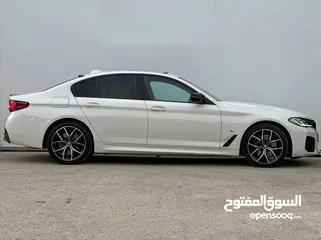  8 الحبه المميزه بلون الأبيض اللؤلؤي المميز للبيع على(الكاش فقط) Bmw 530e 2022 M
