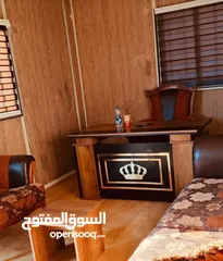  2 مكتب 140*70 مع جانبيه 80*40 وطاولة وسط تفصيل خشب مستورد بسعر المصنع