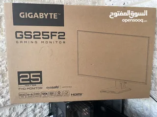  7 Pc للبيع مع شاشتين وماوس وكيبورد وسماعه