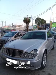  1 مرسيدس للبدل على احدث e200 كرت ابيض 2004