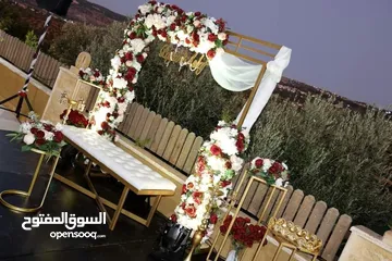  13 كوشات مميزة تنسيقات ورد فاخرة