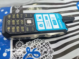  8 موبايل خلوي 3 خطوط انتين لاقط قابل للفك  يعمل على تقوية  م جات الارسال و الاستقبال الضعيفه بطاريه تد