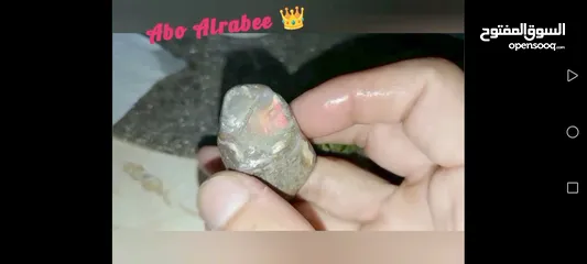  8 حجر اوبال نوع قوس قزح النادر حجر الاوبال الكريم فاير قوي جدا متعدد الألوان فاير احمر الأكثر ندرة