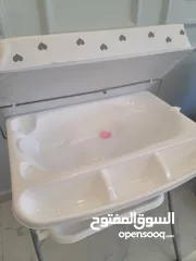  6 حوض استحمام للبيبي مع طاولة الحفاض - Baby Changing Table + Bathtub - LIKE NEW