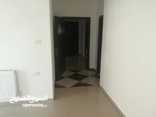  14 طابق مستقل من فيلا للايجار في ضاحية الرشيد مقابل فندق قصر الحرير