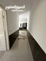  11 شقة مشطبة للبيع شارع السكة